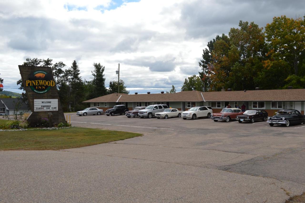 Pinewood Inn Barrys Bay Exterior photo